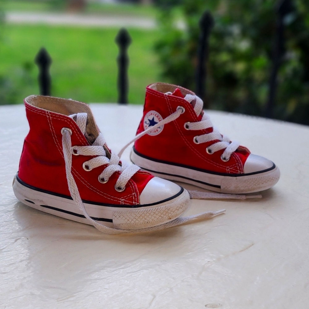 Red Chuck Taylor All Star Converse Toddler  HIGH TOP sz 6